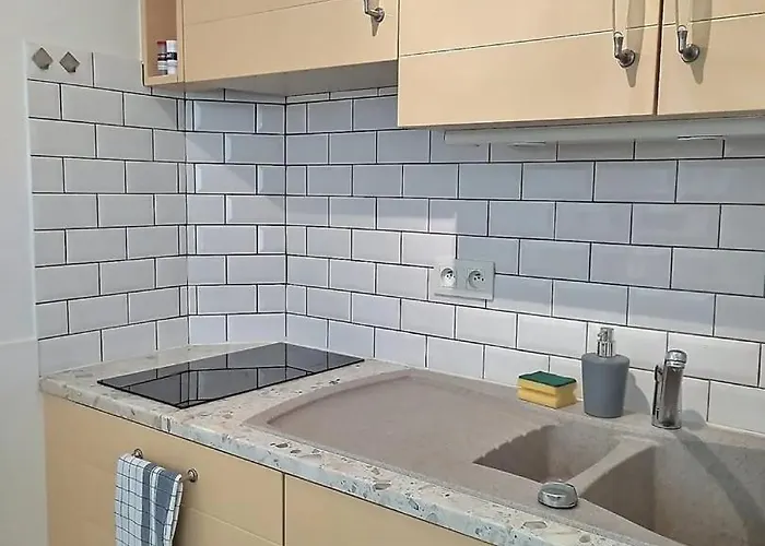 Sejour Pro Ou Detente - Lumineux Proche Centre De Troyes, Wifi Debit, Cuisine Equipee Apartamento *